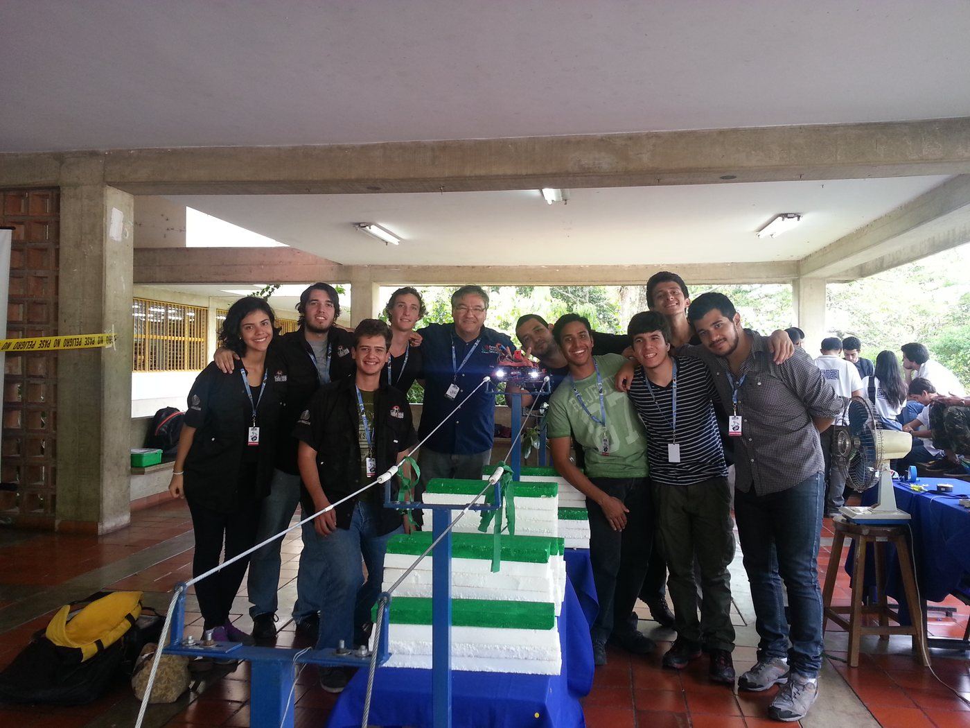 Team FutBot USB posing with E-wanna mounted on the display rig at the UNETBots 2015 competition